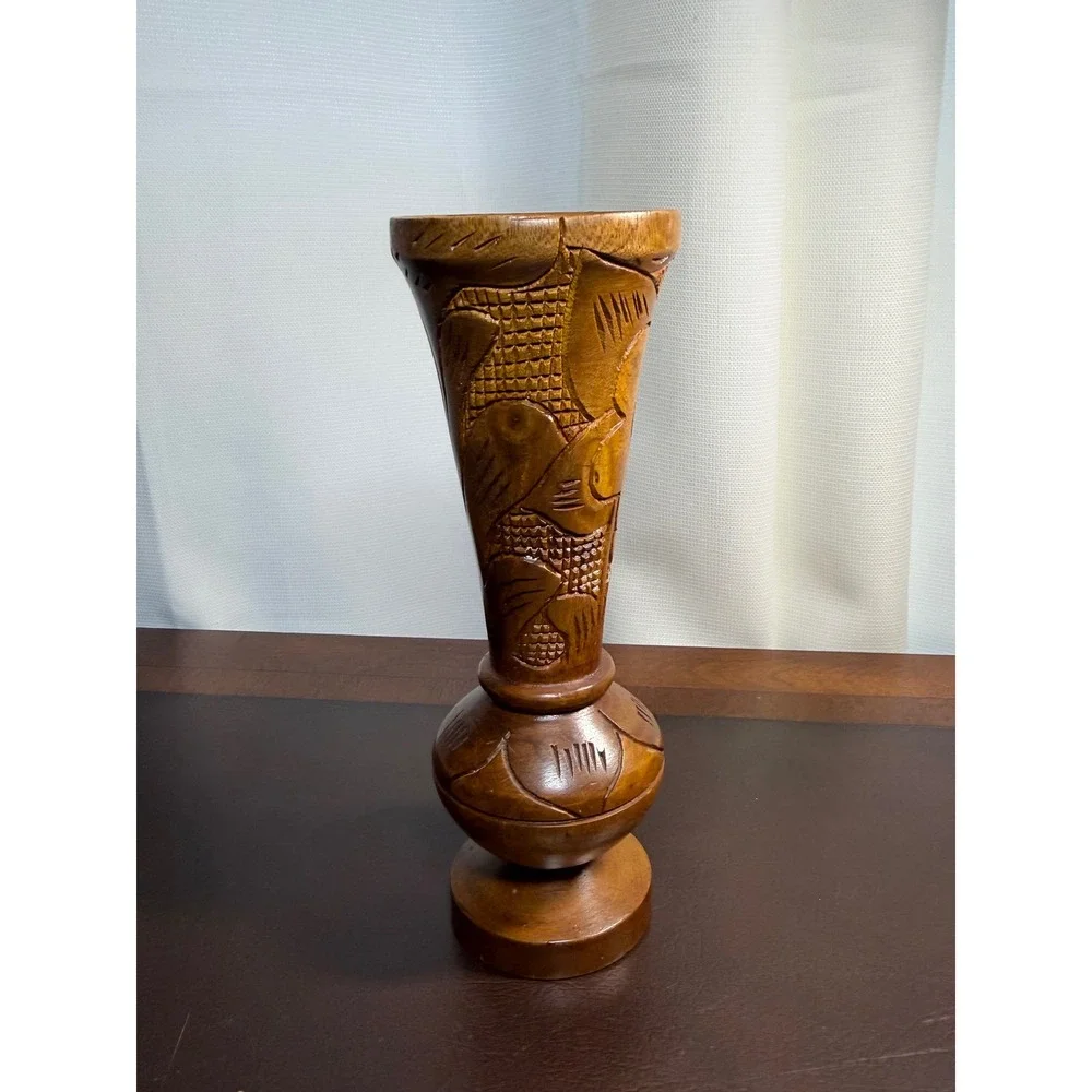 N/A pedestal vessel intricate